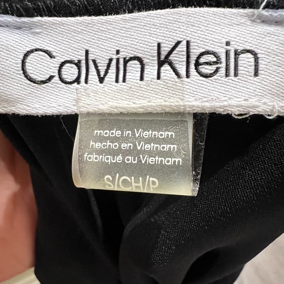 NWT Calvin Klein Matte Jersey V-Neck Shoulder Pleat Sleeveless Top - Picture 8 of 8